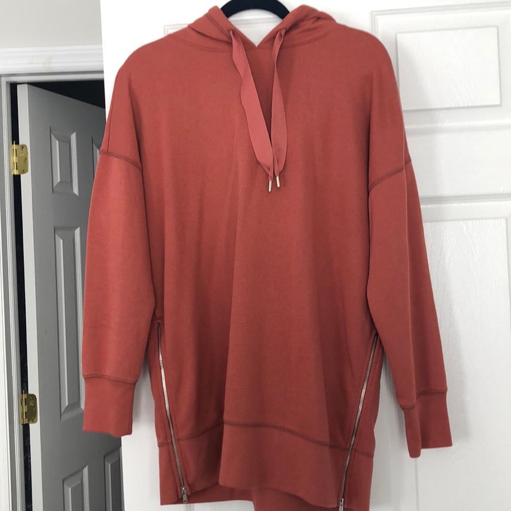 Rust colored Aerie tunic sweatshirt. Sz M. NWT